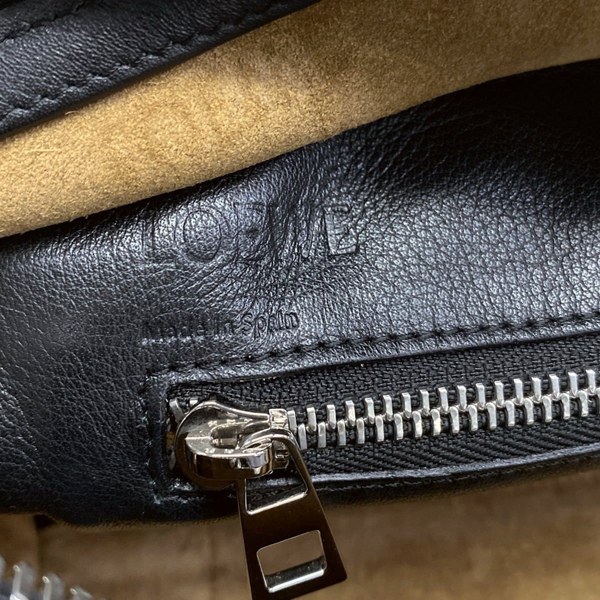 Loewe Handbag Amazona 28 Black — view 9