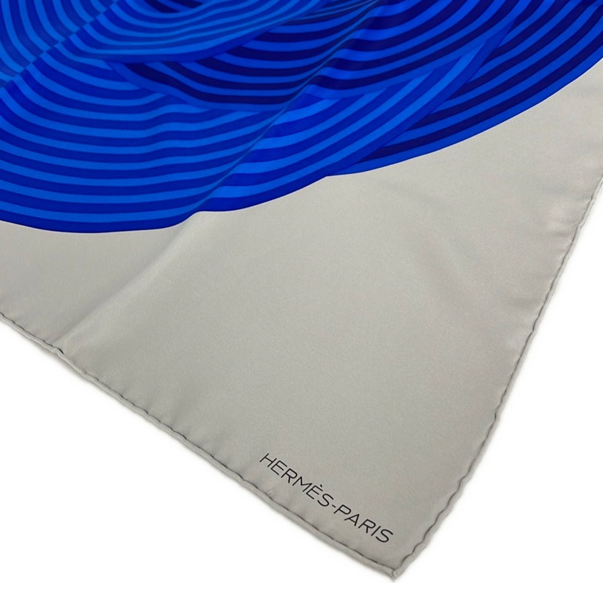 Hermes Scarf Carre 90 Light Gray Blue Multi Maillons de Joel Stein — view 5