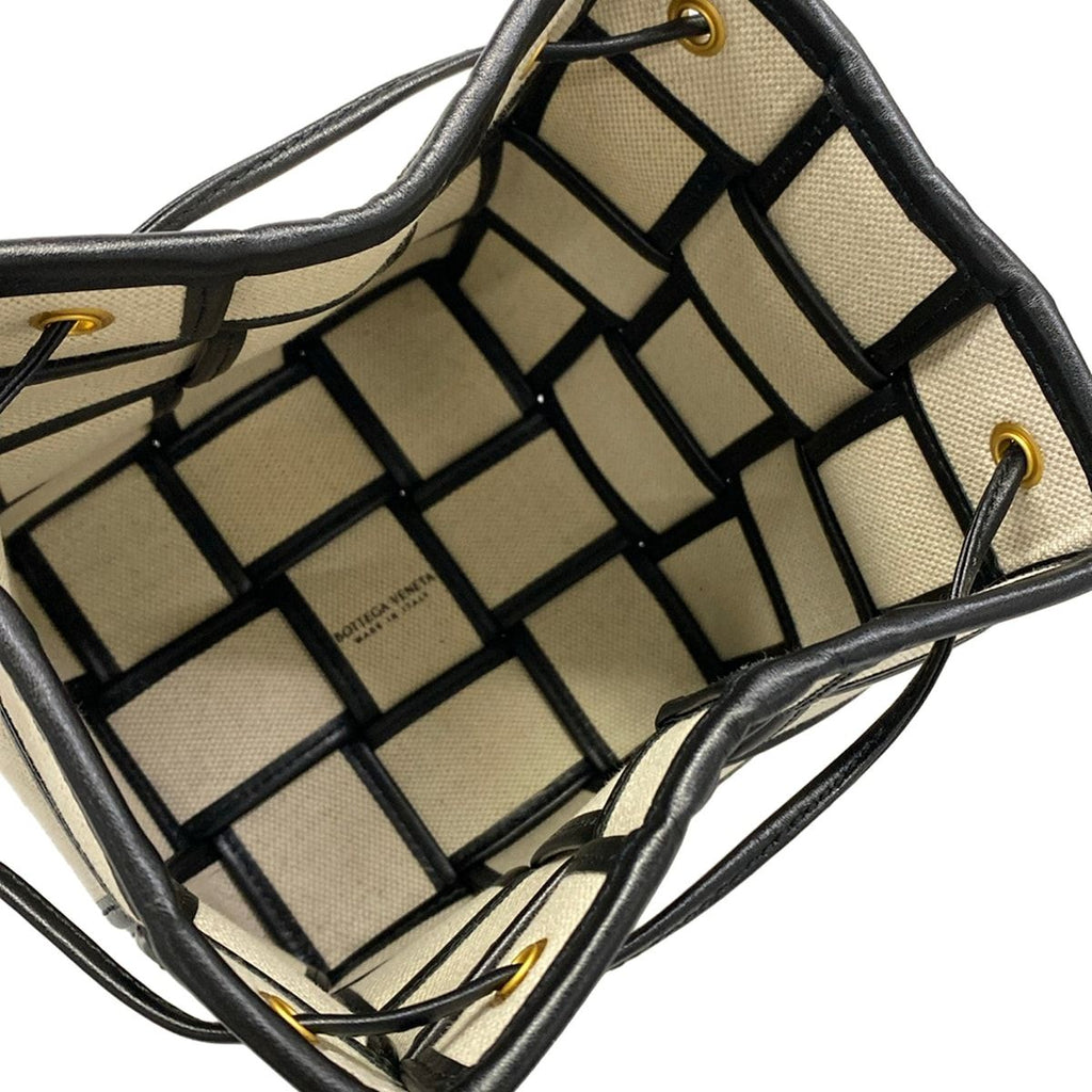 Bottega Veneta Shoulder Bag Cassette Mini Cross White Black Maxi Intrecciato — view 7