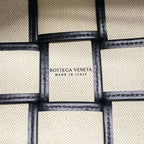 Bottega Veneta Shoulder Bag Cassette Mini Cross White Black Maxi Intrecciato — view 8