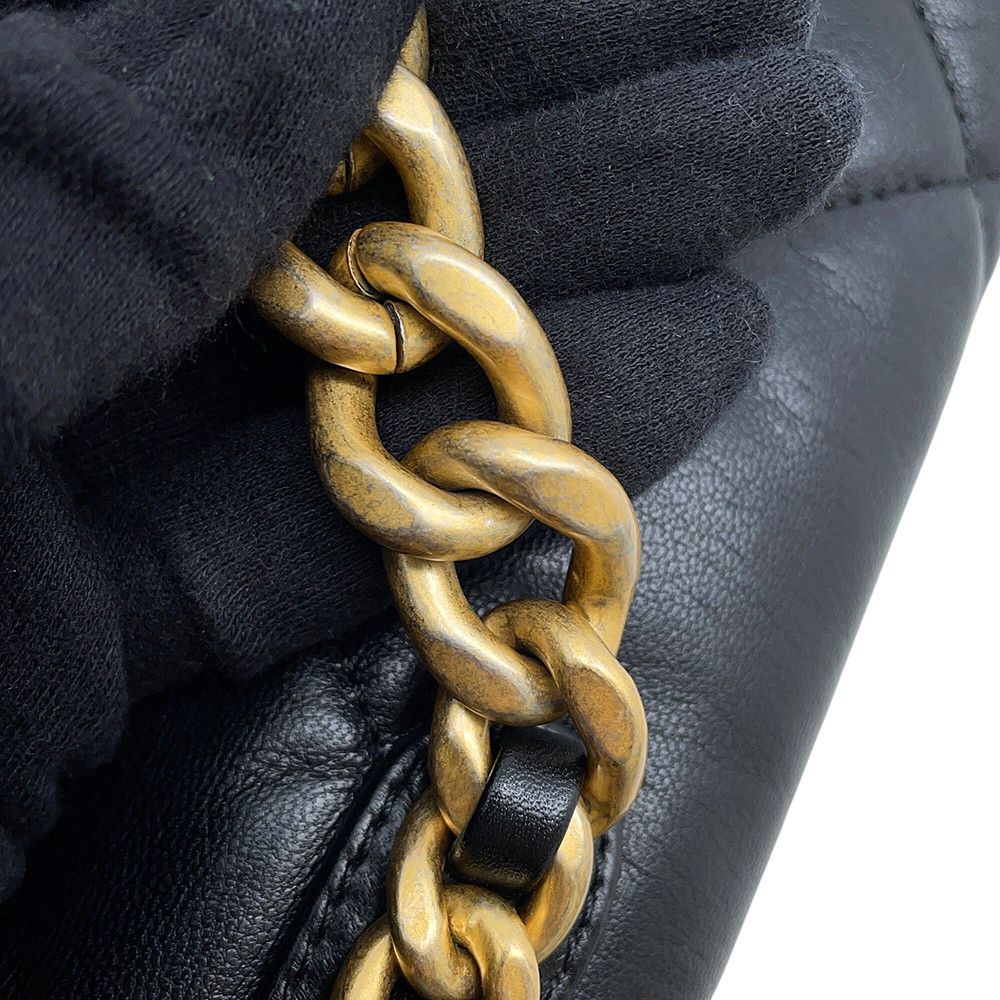 Chanel Chain Shoulder Bag 19 CC Logo Shiny Lambskin Black — view 7