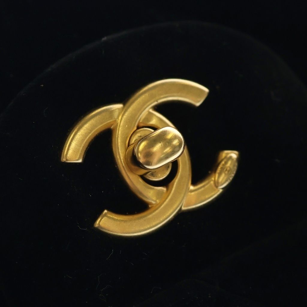 Chanel Quilted Velour Velvet Gold Turnlock 2-Way Handbag Chain Shoulder Back — view 6