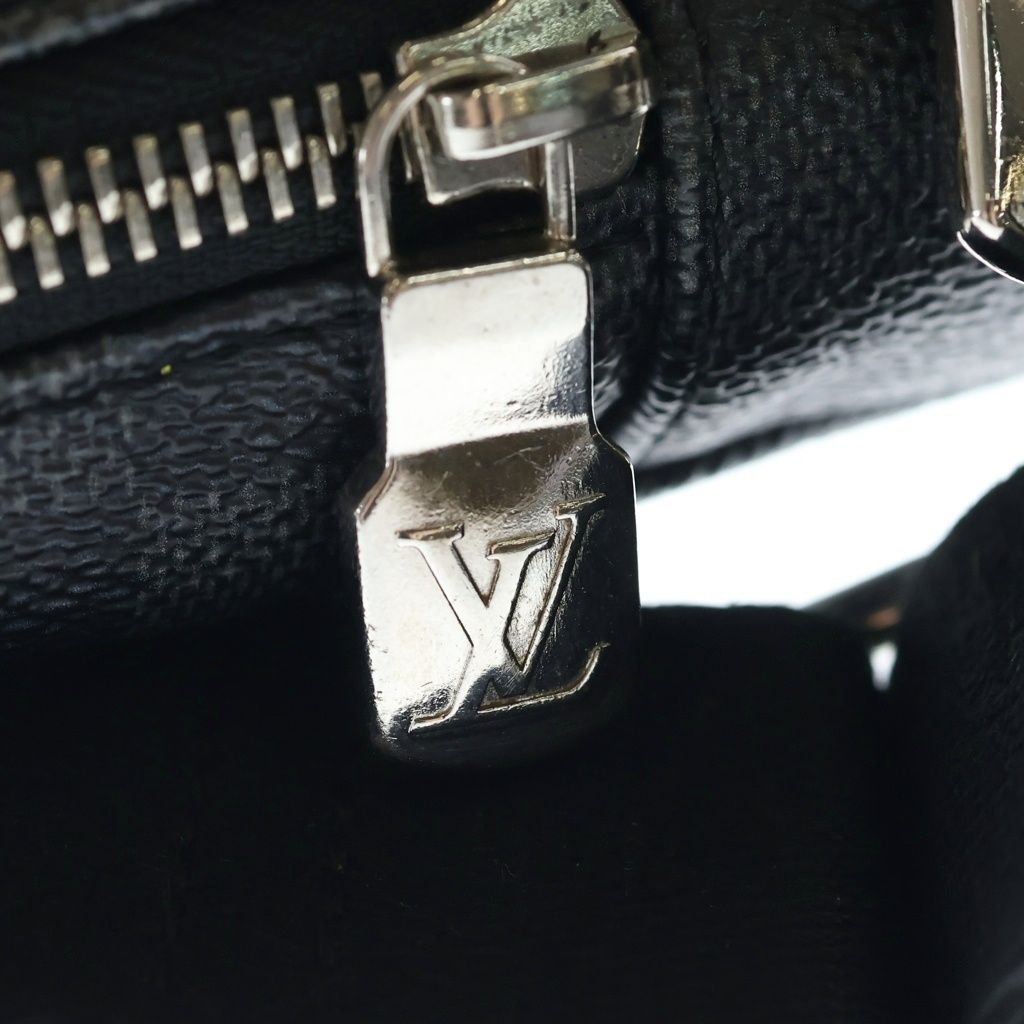 Louis Vuitton Damier Graphite Avenue Sling Shoulder Bag Black — view 6
