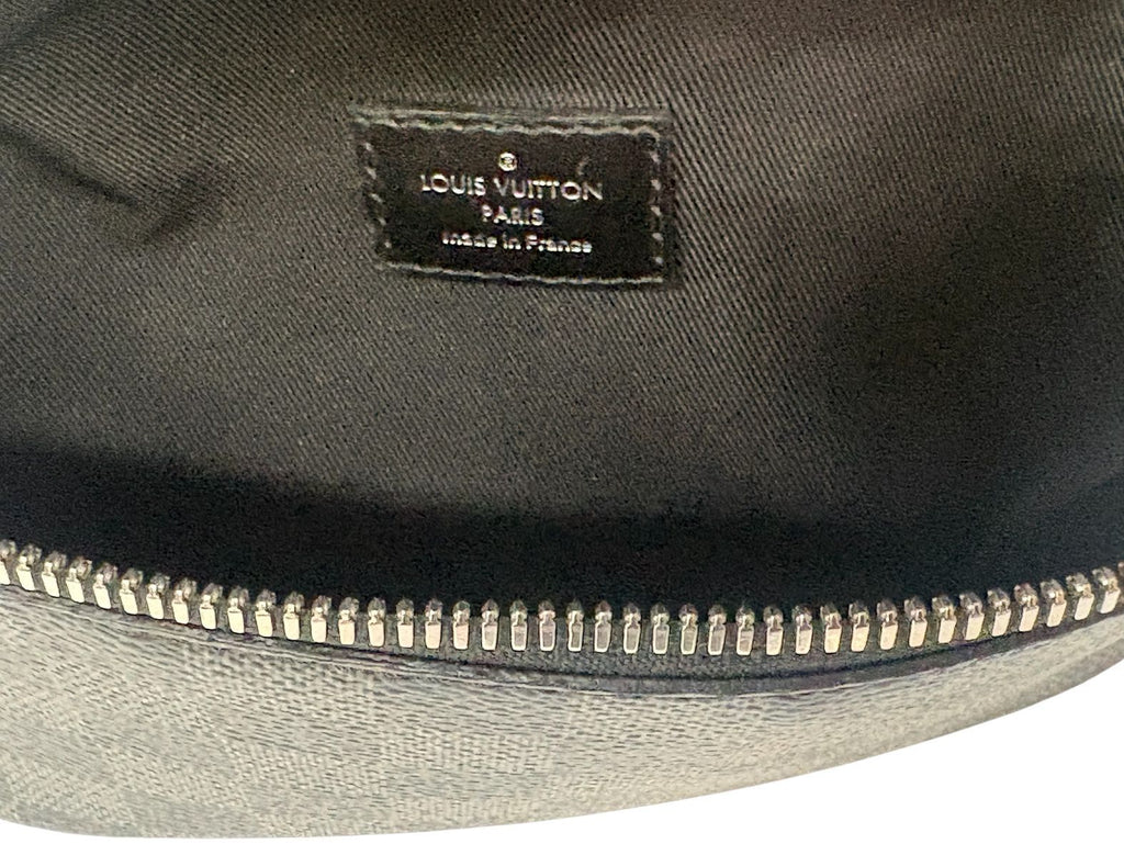 Louis Vuitton Damier Graphite Canvas Bum — view 8