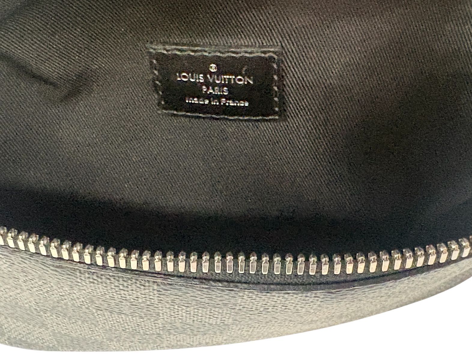 Louis Vuitton Damier Graphite Canvas Bum — view 8