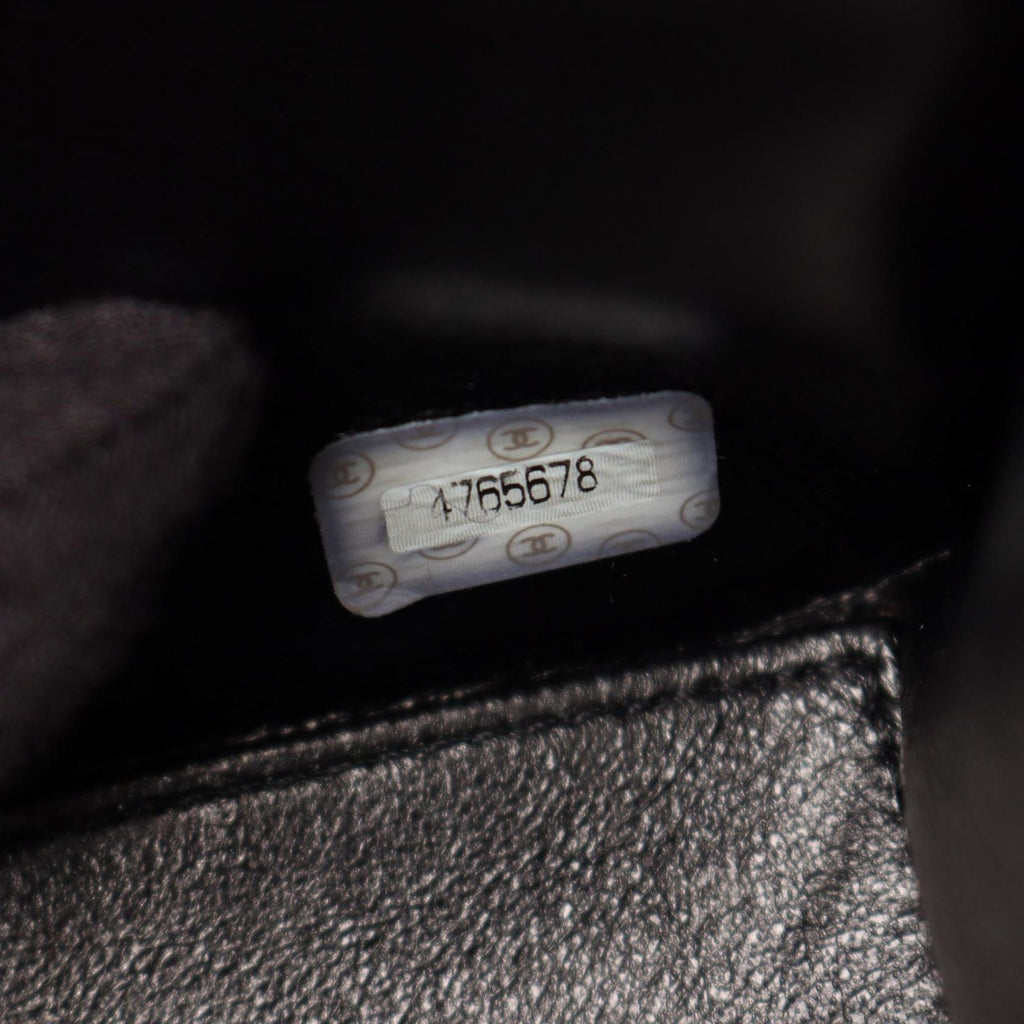 Chanel Handbag Quilted Turnlock Black Leather — view 5