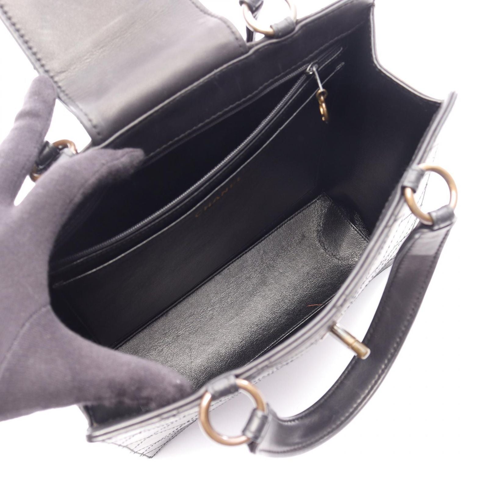 Chanel Handbag Quilted Turnlock Black Leather — view 3