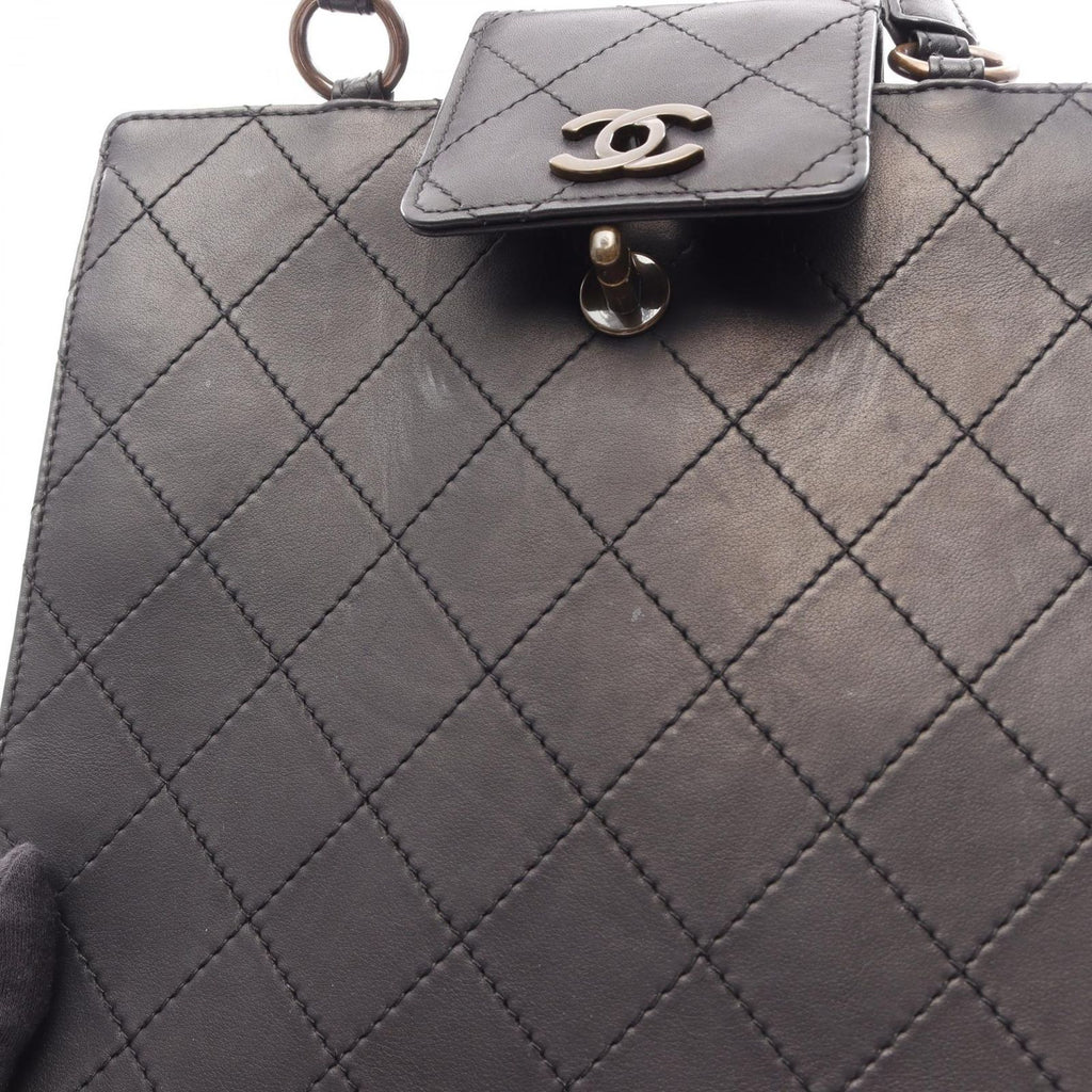 Chanel Handbag Quilted Turnlock Black Leather — view 9