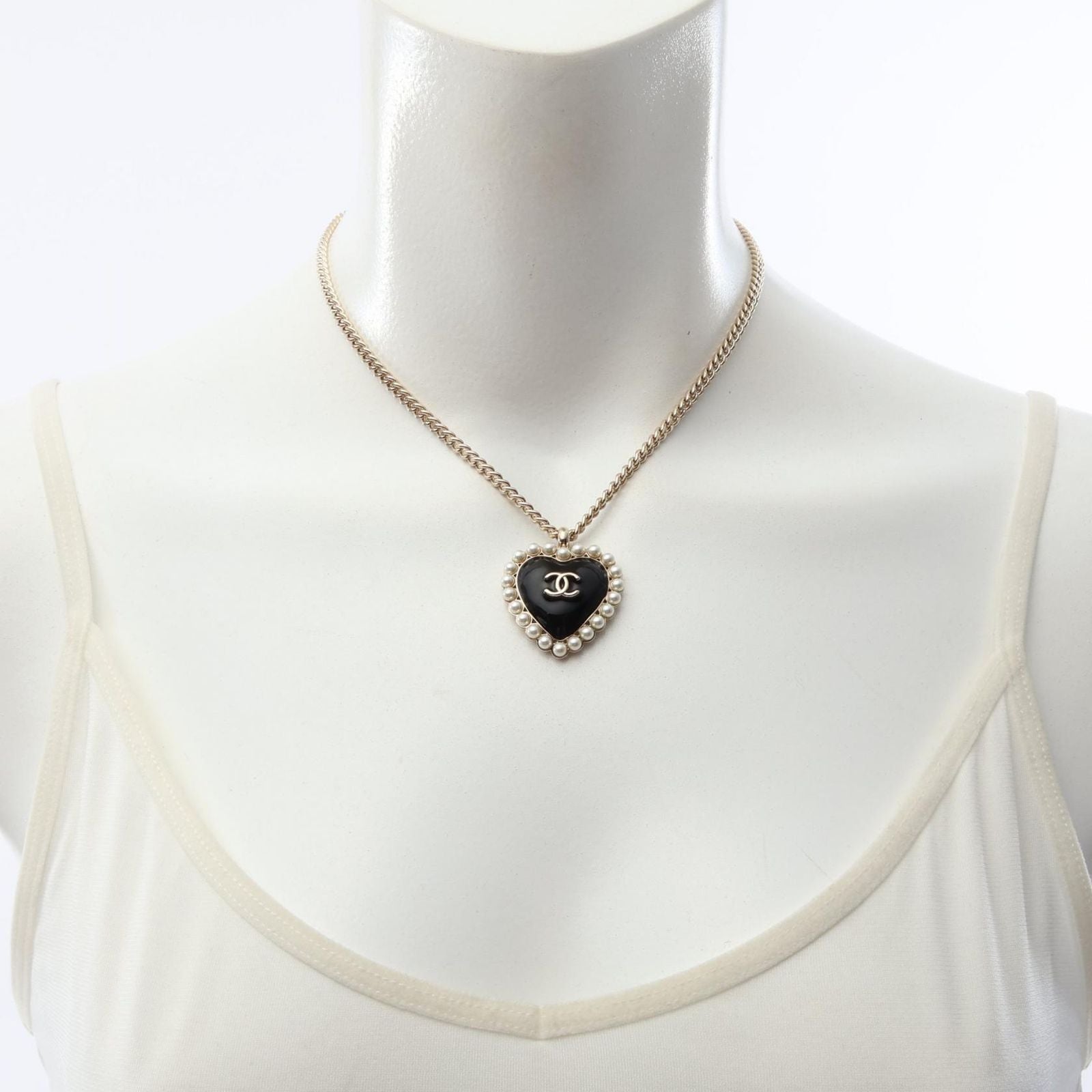 Chanel Necklace CC Logo — view 6