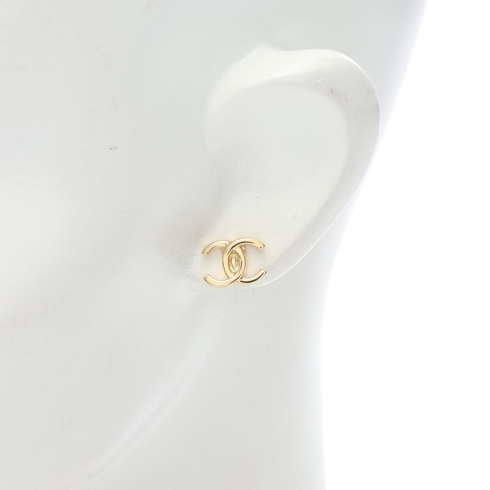 Chanel Earrings CC Logo — view 6