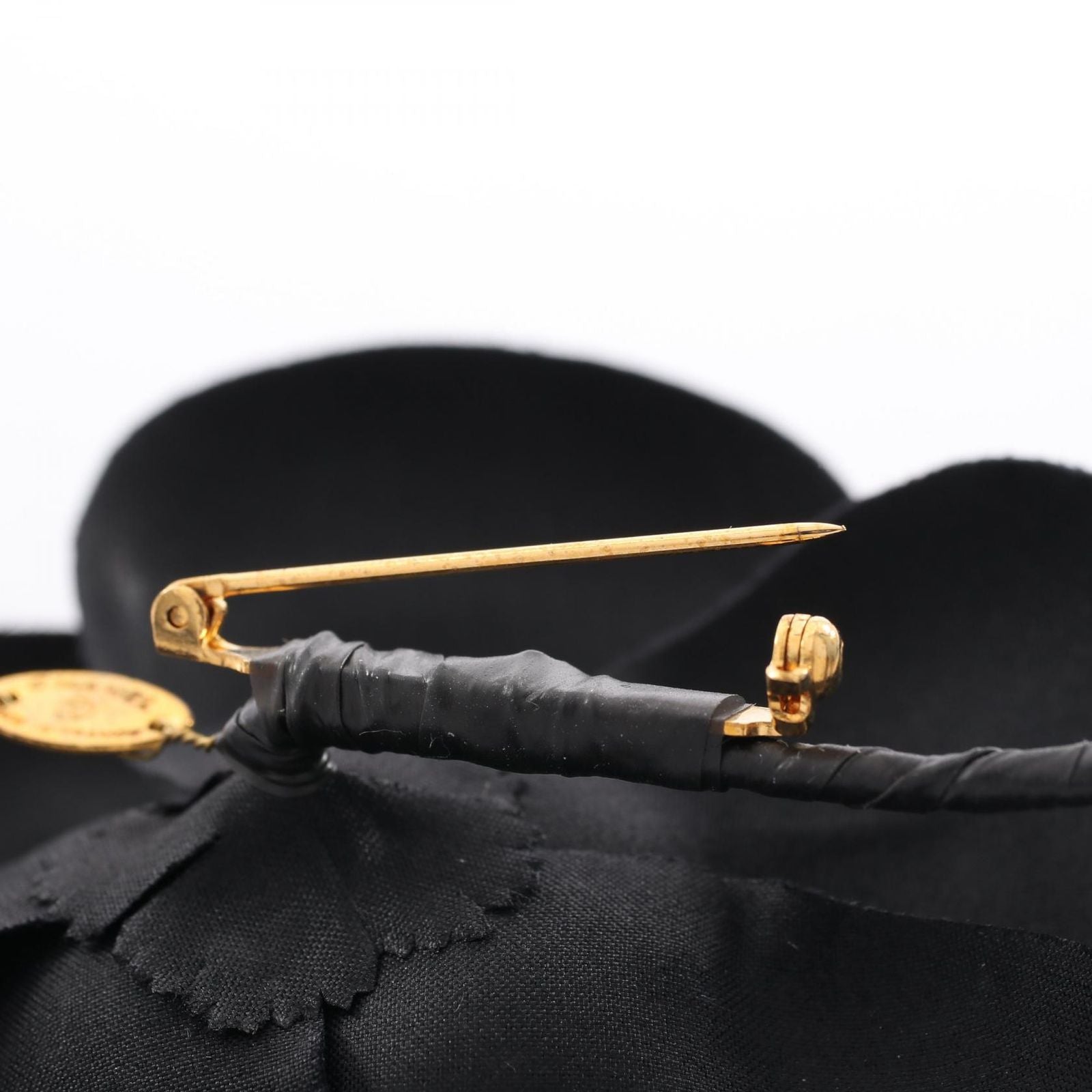 Chanel Brooch Camellia Black — view 4