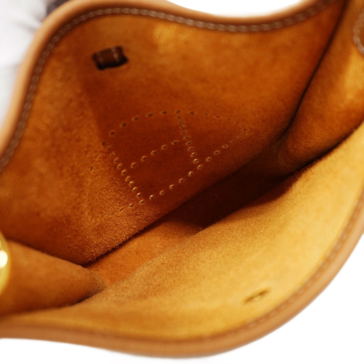 Hermes Shoulder Bag Evelyne TPM Taurillon Clemence Gold — view 4