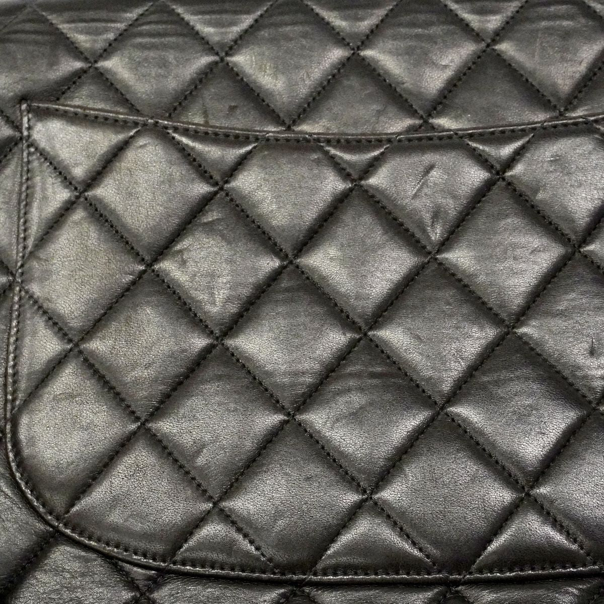 Chanel Shoulder Bag Deca Quilted Lambskin Black Gold — view 9
