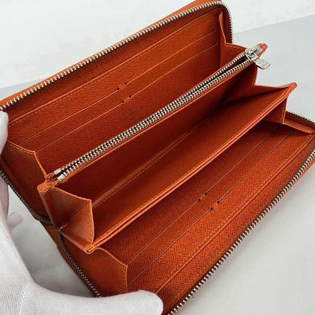 Louis Vuitton Wallet Epi Zippy Piment Oren Gilet — view 3