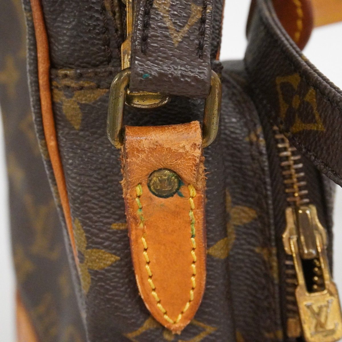 Louis Vuitton Shoulder Bag Monogram Amazon Brown — view 6