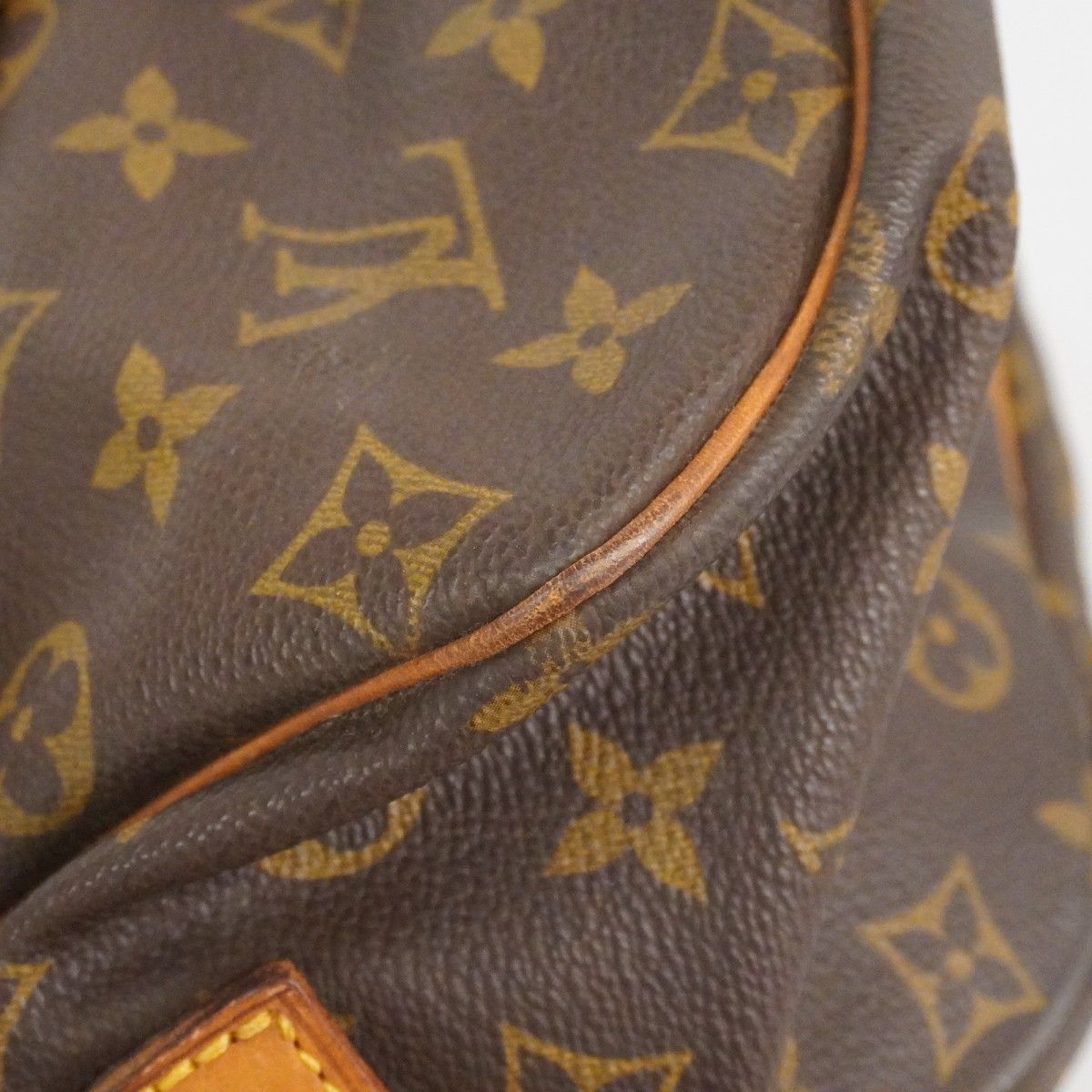 Louis Vuitton Shoulder Bag Monogram Saumur 35 Brown — view 6