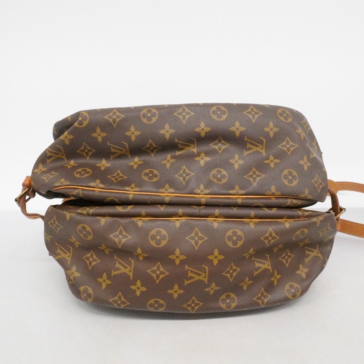 Louis Vuitton Shoulder Bag Monogram Saumur 35 Brown — view 3