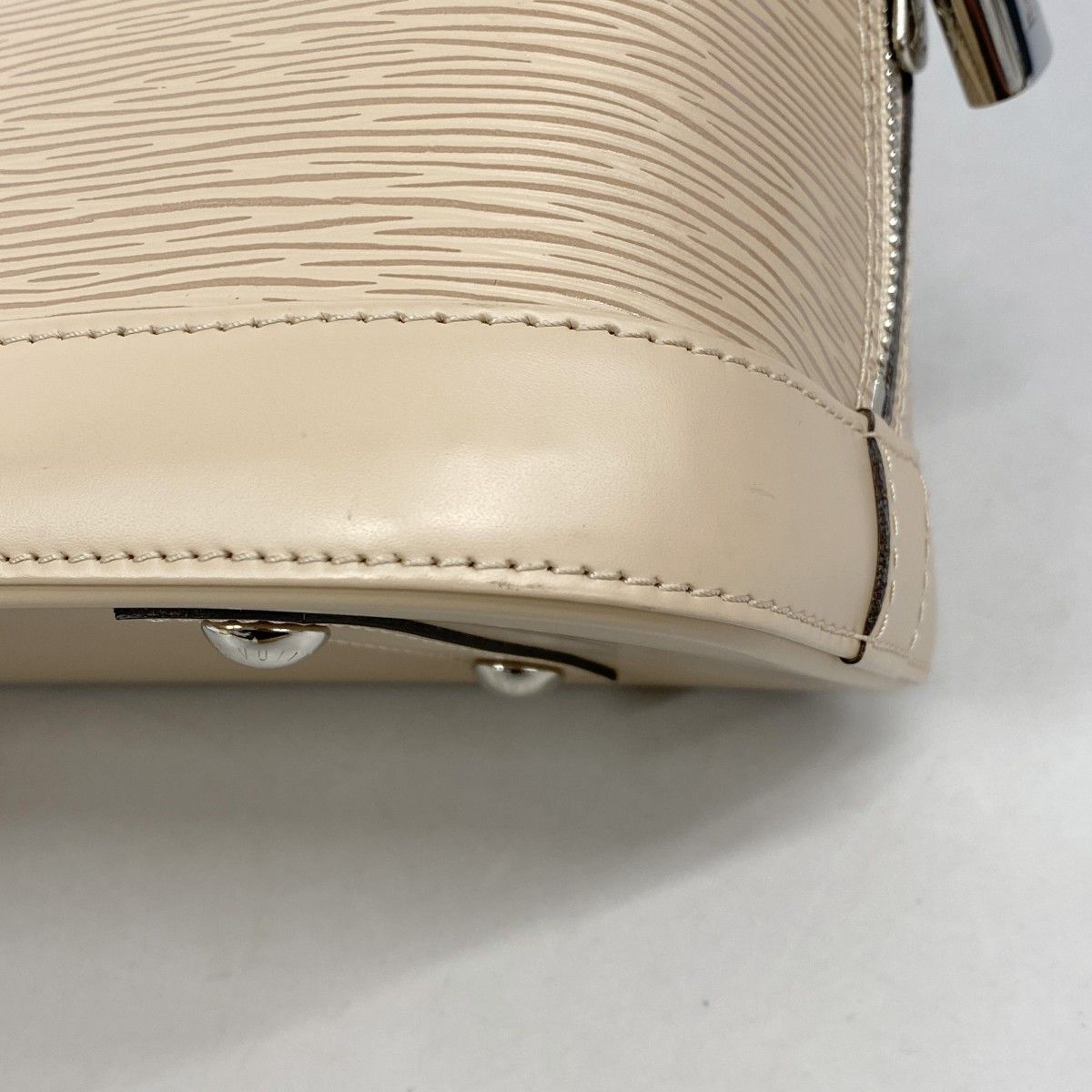 Louis Vuitton Handbag Epi Alma PM Dune — view 6
