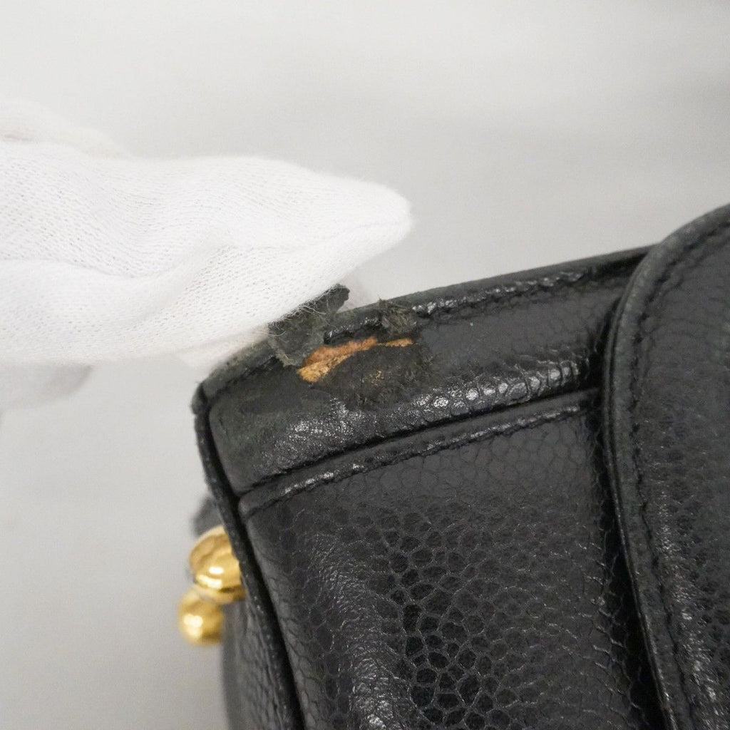 Chanel Shoulder Bag Caviar Leather Black Gold — view 6