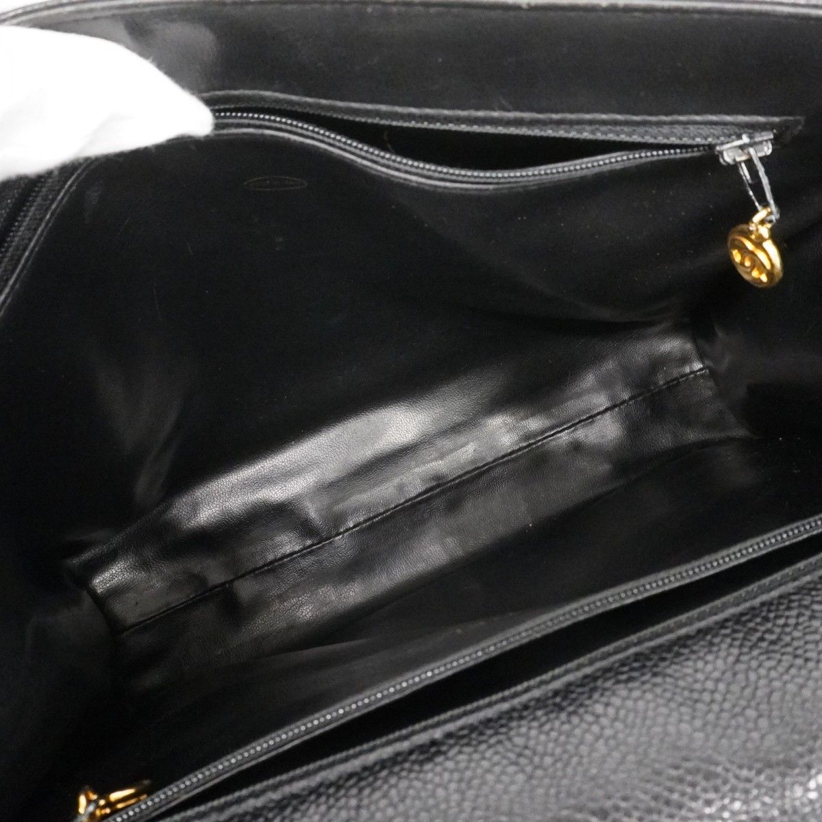 Chanel Shoulder Bag Caviar Leather Black Gold — view 4