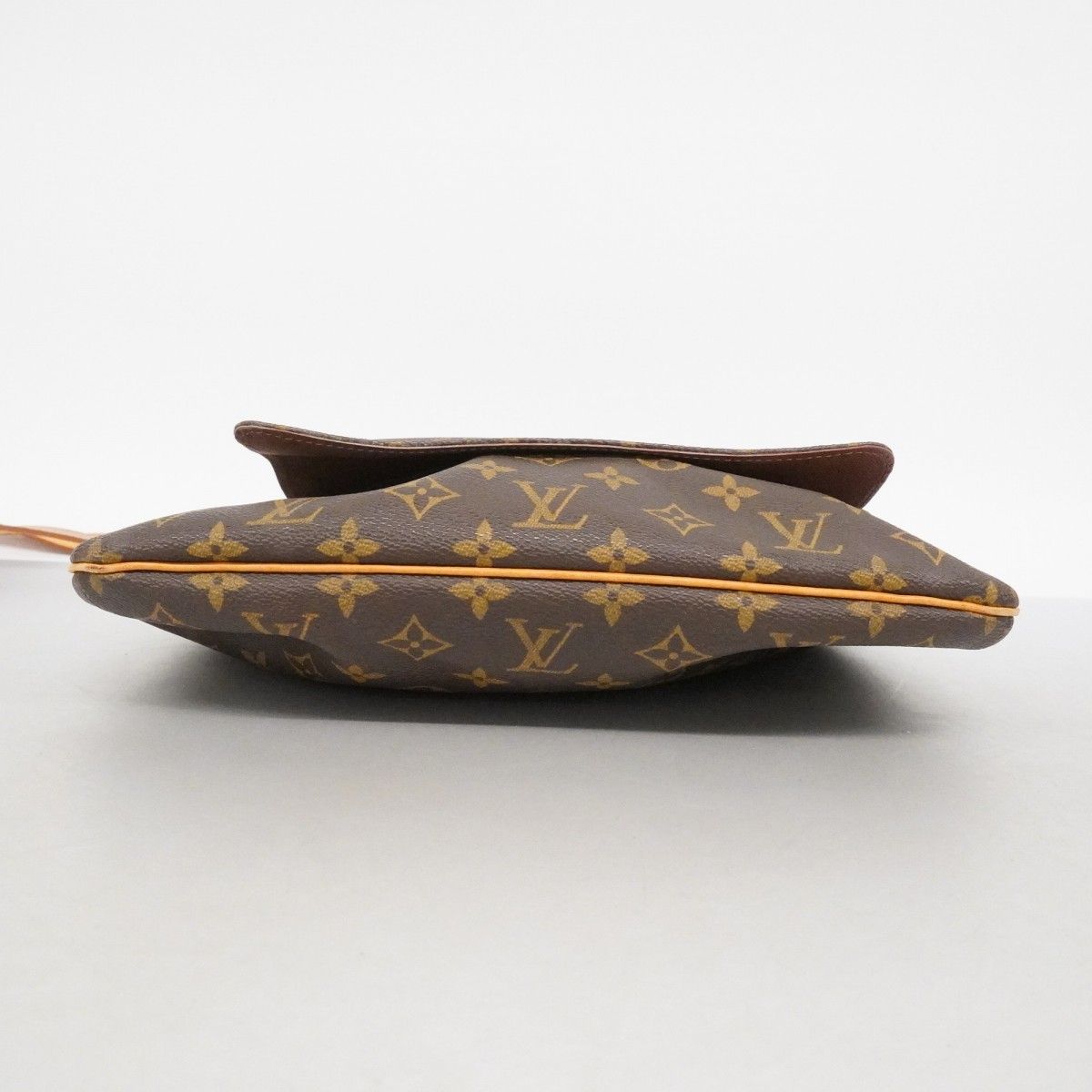 Louis Vuitton Shoulder Bag Monogram Musette Brown — view 3