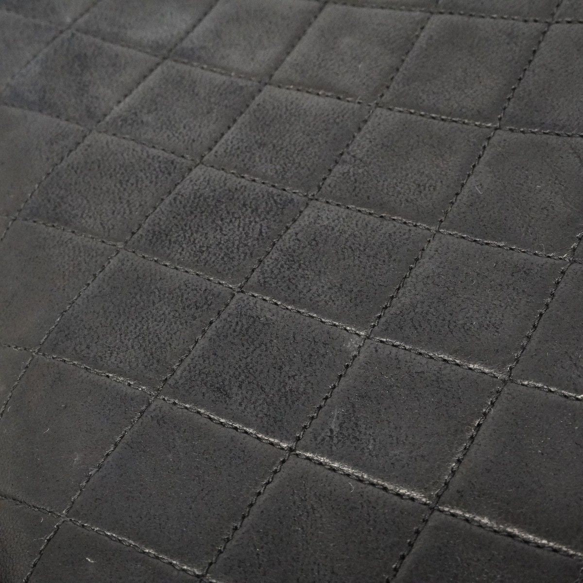 Chanel Shoulder Bag Quilted Lambskin Black Gold — view 8