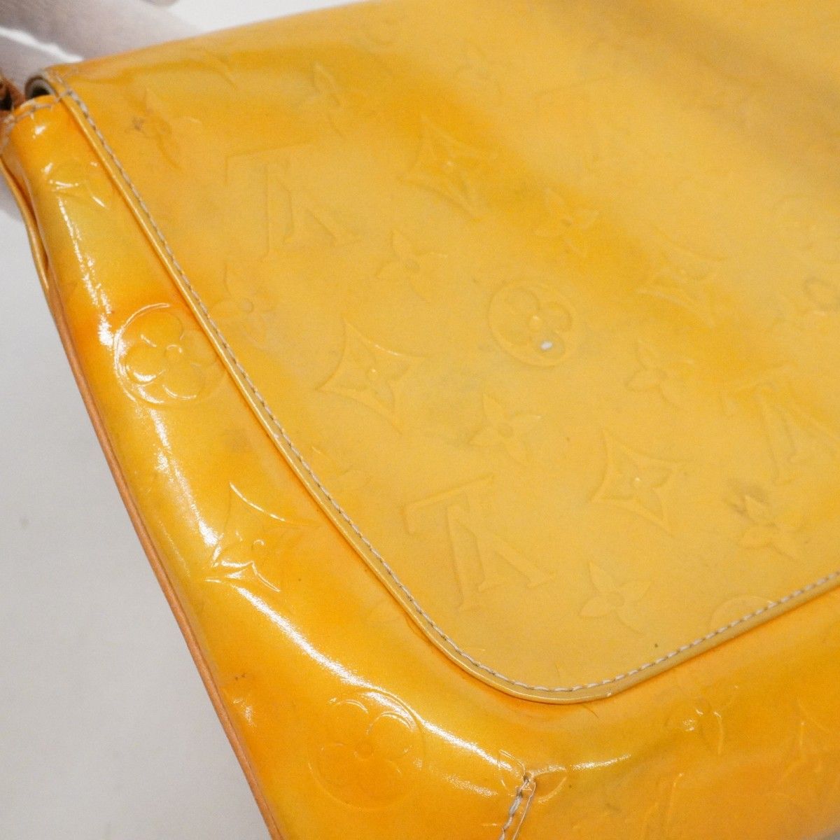 Louis Vuitton Shoulder Bag Vernis Thompson Street — view 9