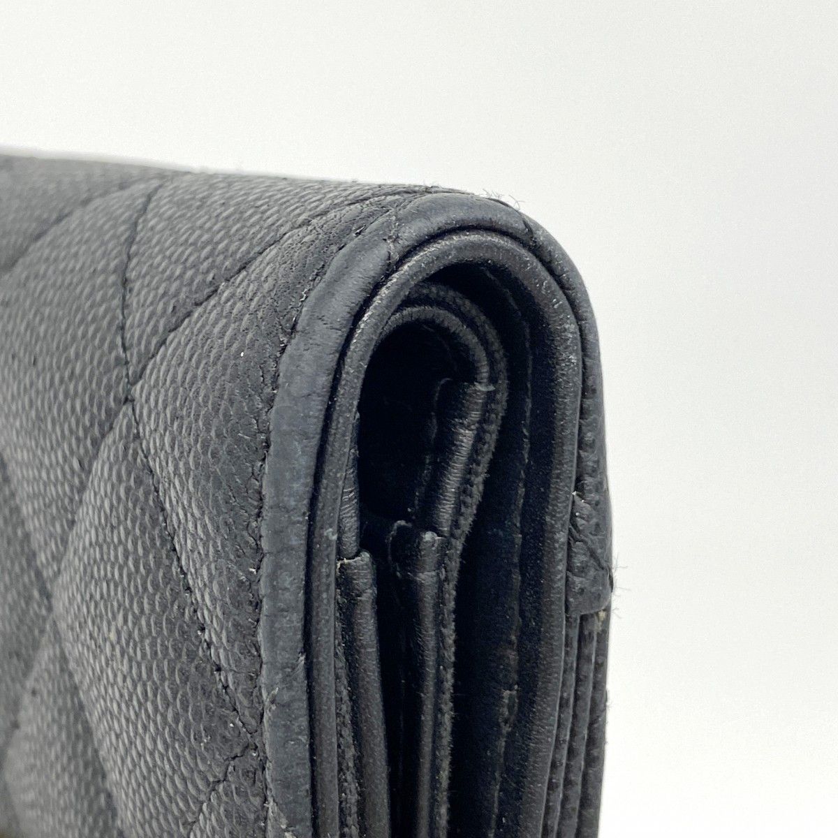 Chanel Wallet Quilted Caviar Leather Black Gold — view 6