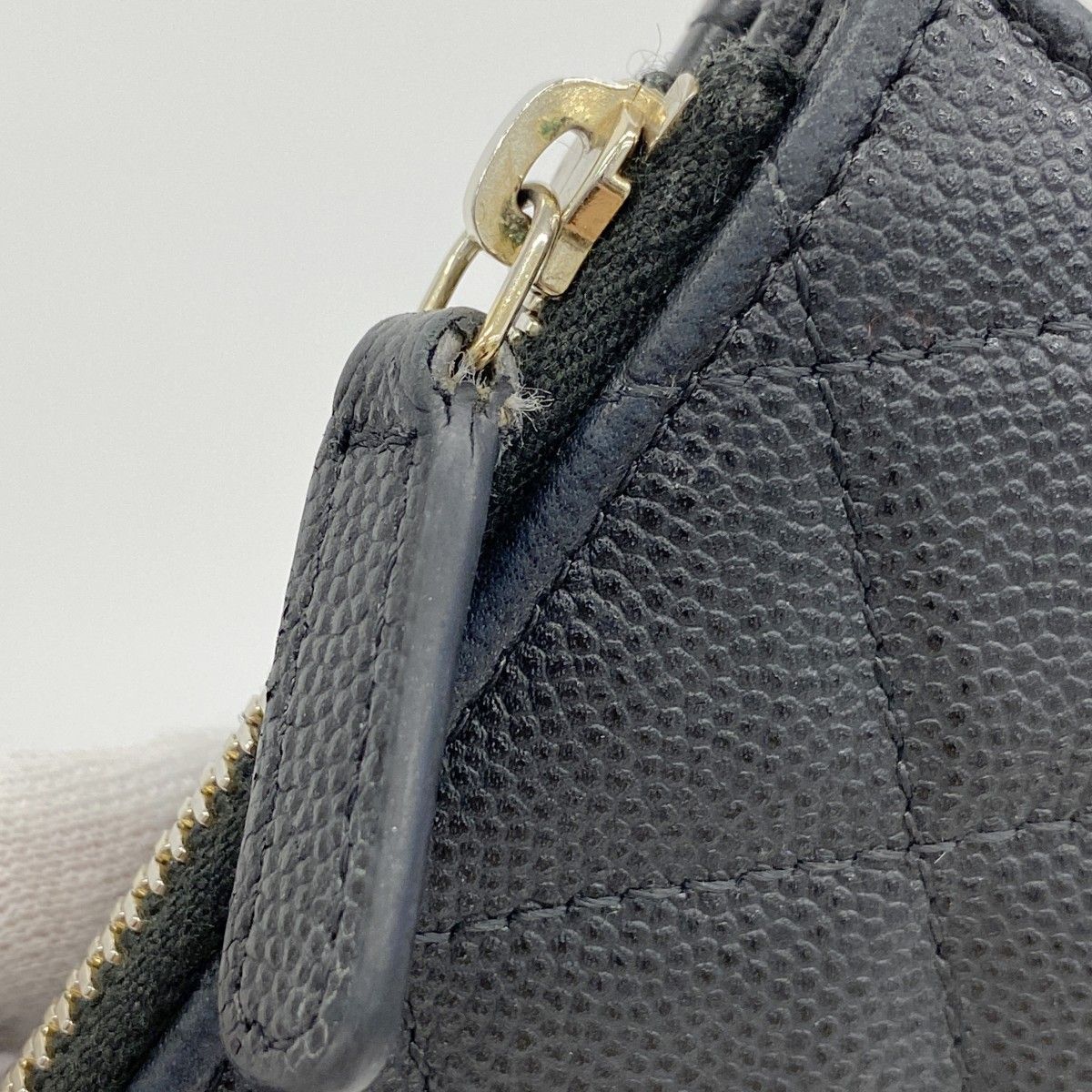 Chanel Wallet Quilted Caviar Leather Black Gold — view 5