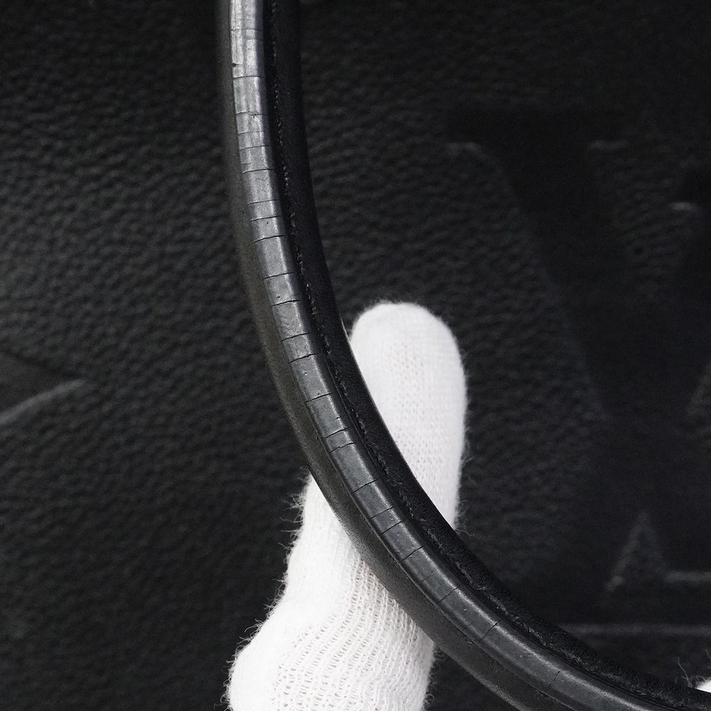 Louis Vuitton Tote Monogram Empreinte On The Go MM Noir 2-Way — view 9