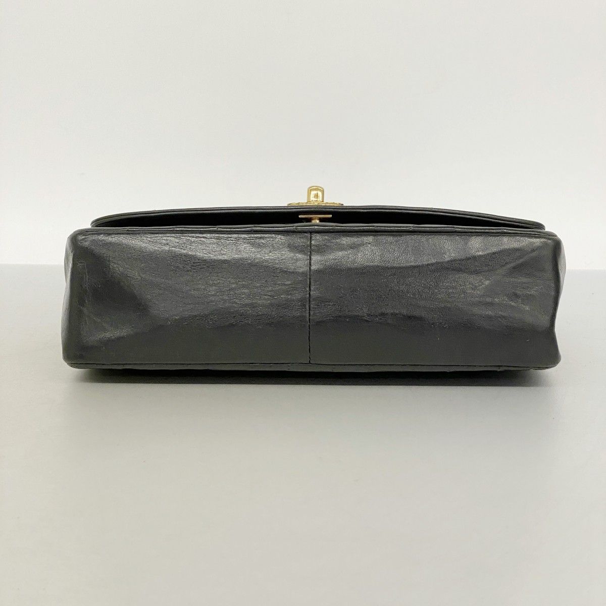 Chanel Shoulder Bag Diana Lambskin Black Gold — view 3