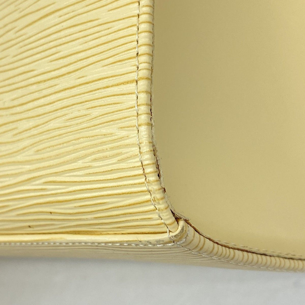 Louis Vuitton Shoulder Bag Epi Croisette GM Vanilla — view 8