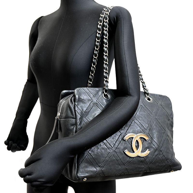Chanel Shoulder Bag Black — view 9