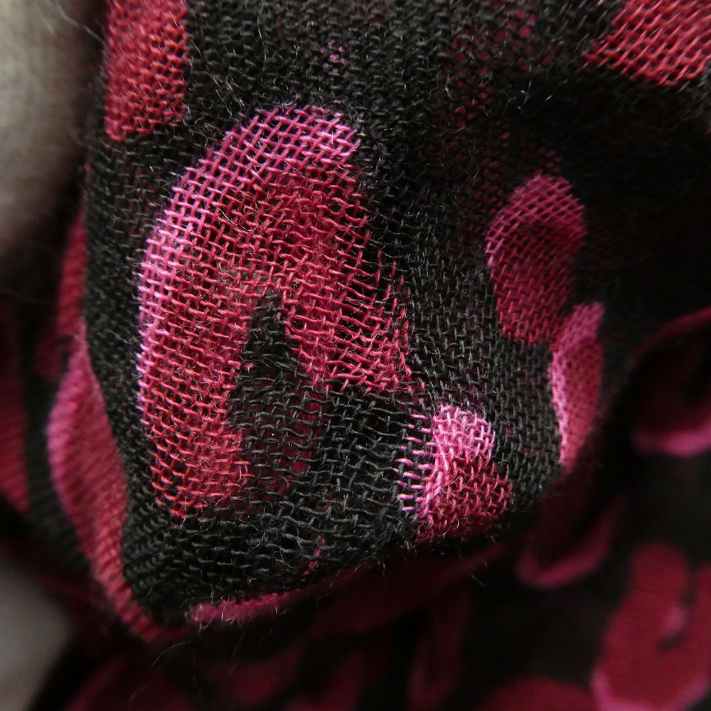 Louis Vuitton Shawl Cashmere Silk Large Leopard Scarf — view 7