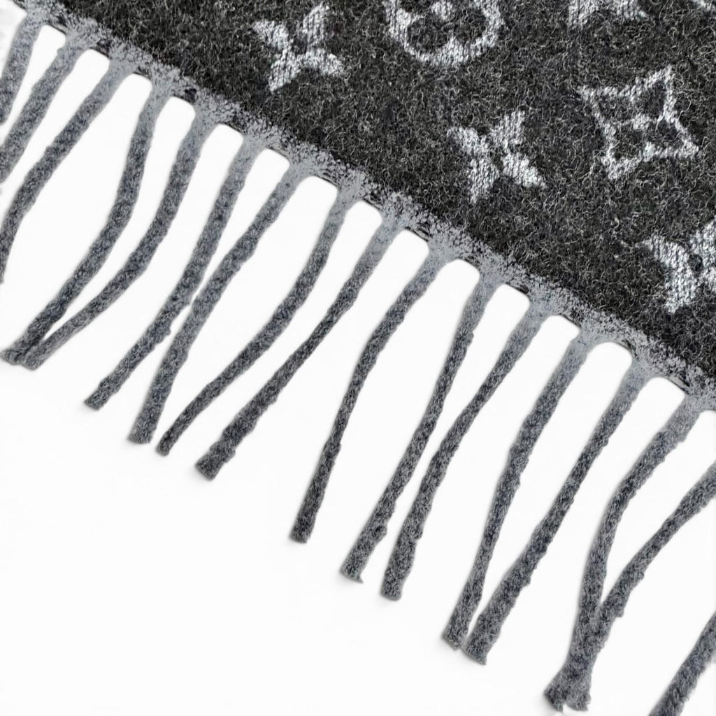Louis Vuitton Echarpe Monogram Gradient Cashmere Wool Scarf Black — view 5