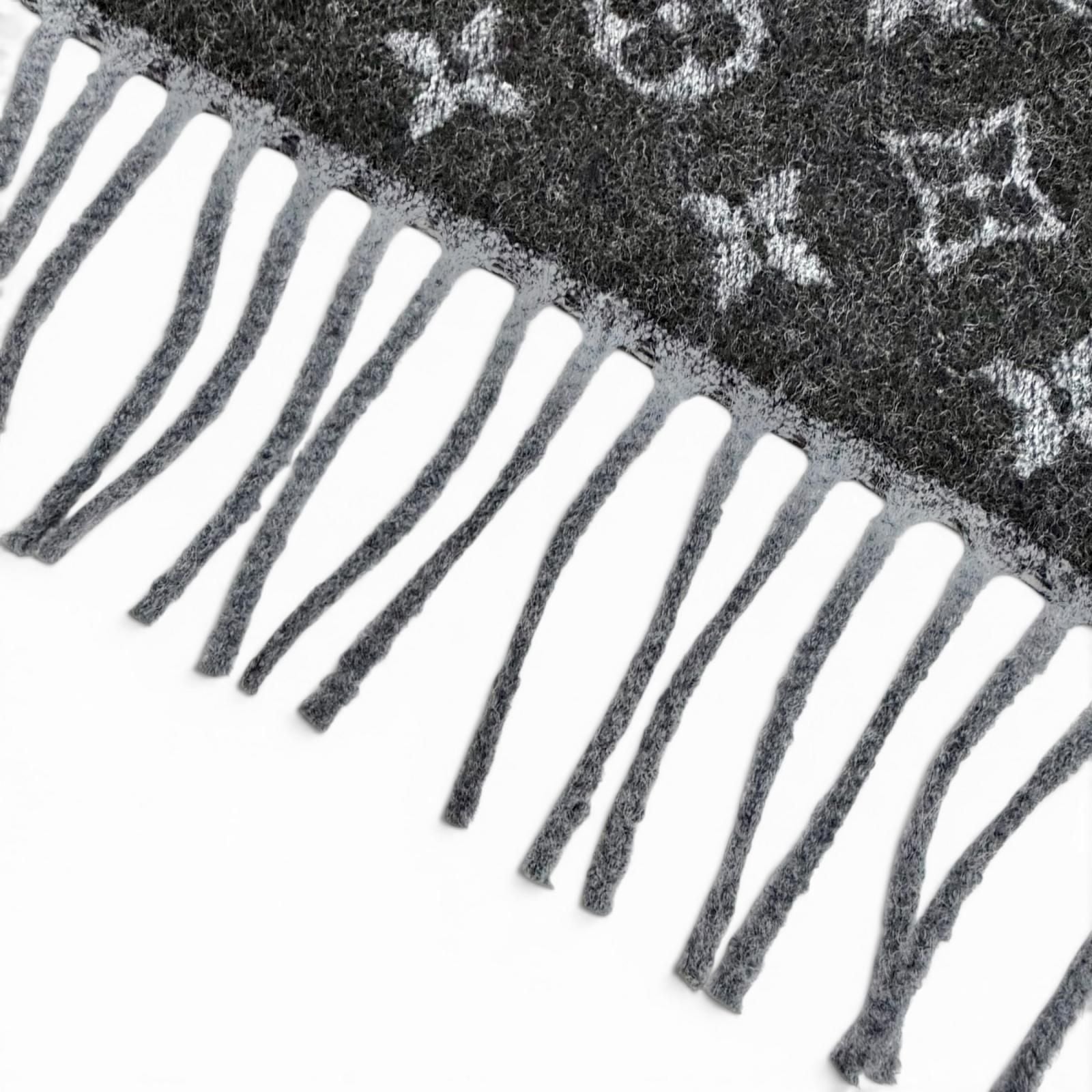 Louis Vuitton Echarpe Monogram Gradient Cashmere Wool Scarf Black — view 5