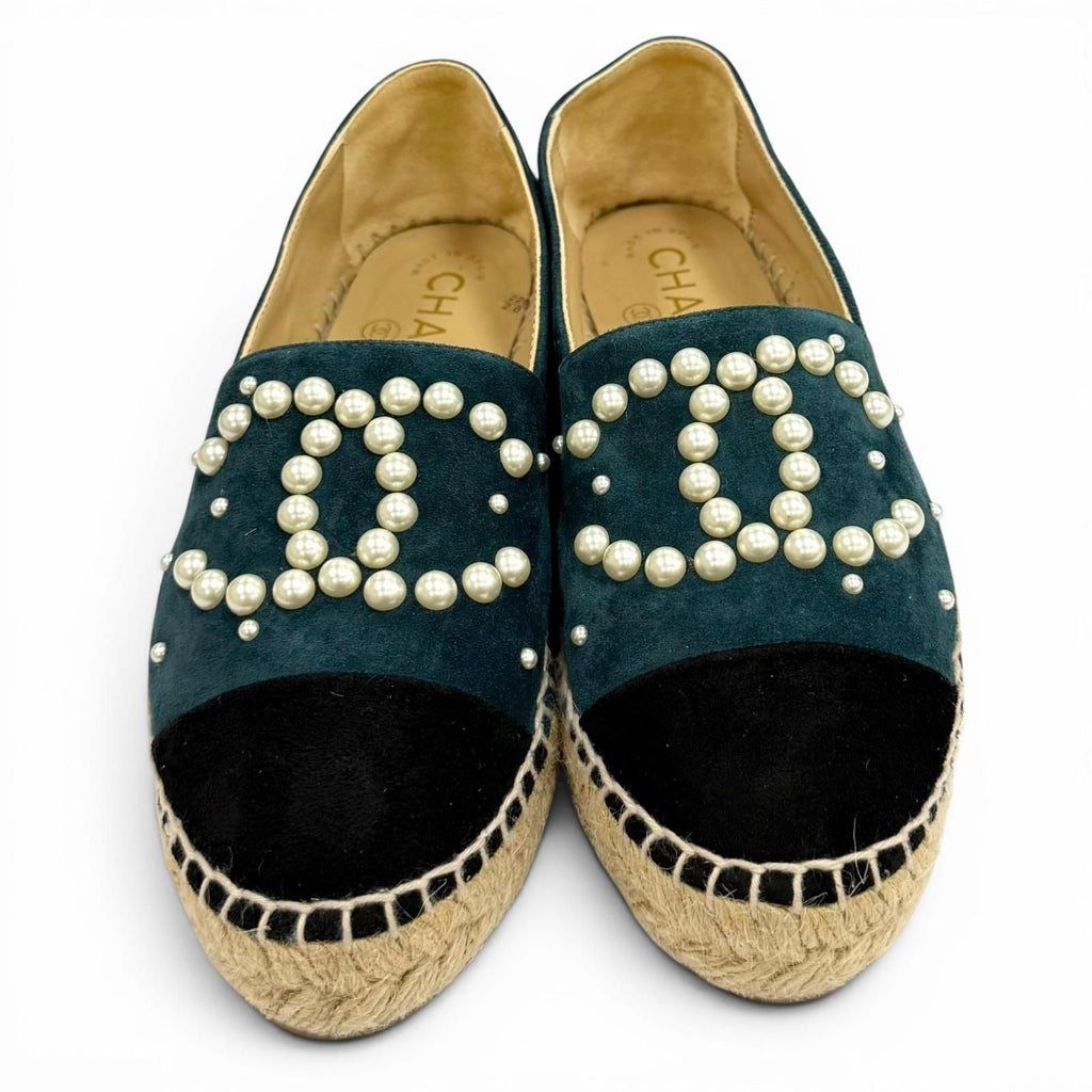 Chanel CC Logo Eco Pearl Suede Leather Espadrilles Slip on Green Black — view 4