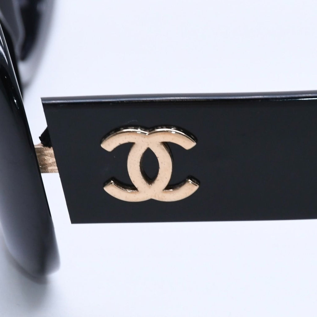 Chanel Oval Sunglasses Eyewear CC Logo Black White — view 7