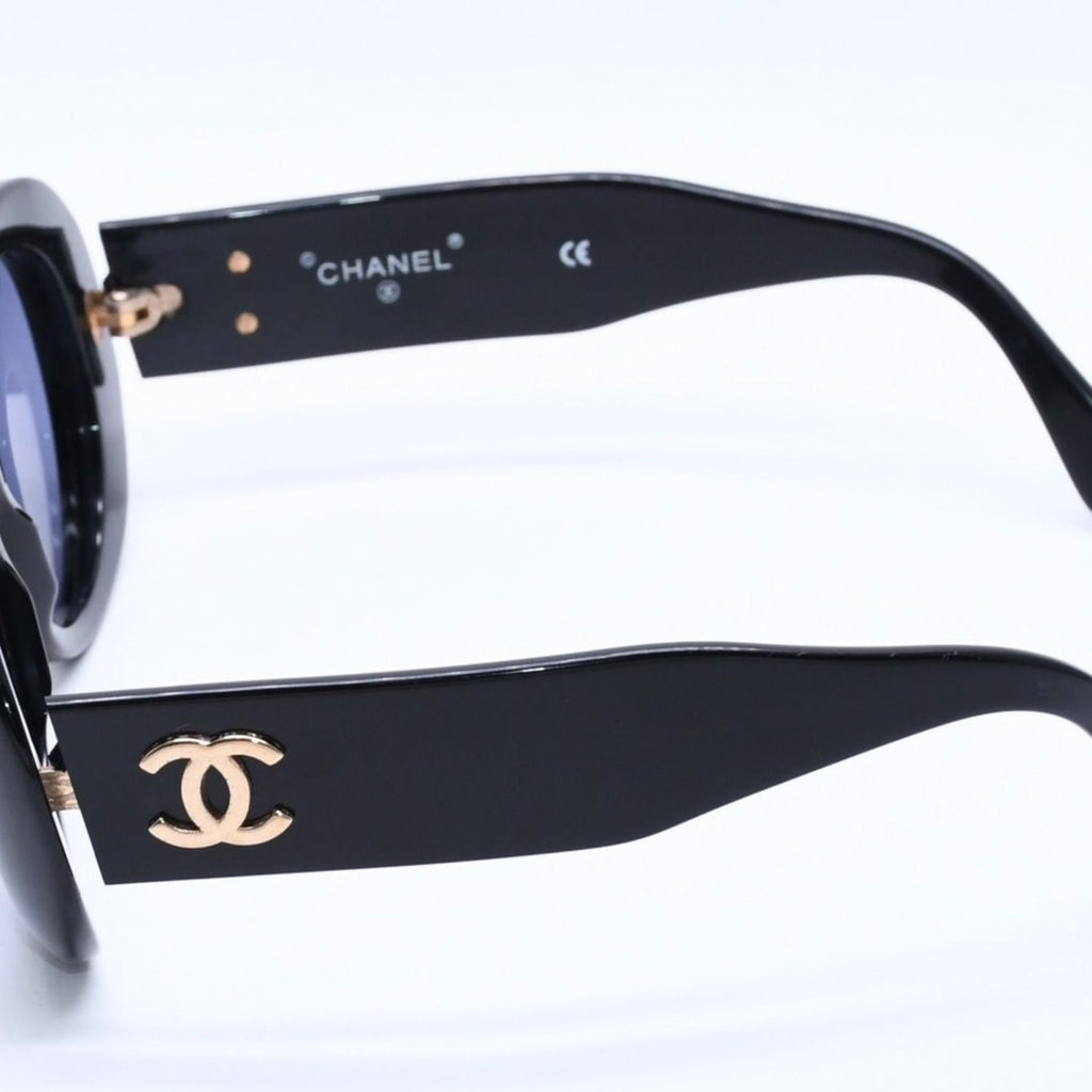 Chanel Oval Sunglasses Eyewear CC Logo Black White — view 6