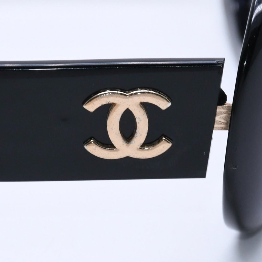 Chanel Oval Sunglasses Eyewear CC Logo Black White — view 8