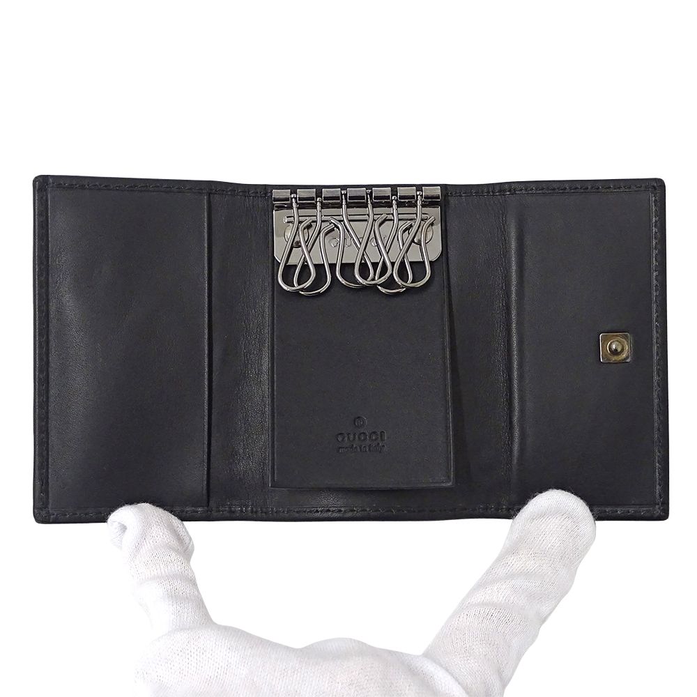 Gucci Key Case 6 Key GG Canvas Black Logo Key Holder — view 4