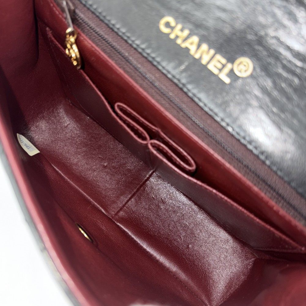 Chanel Shoulder Bag Mini Quilted Chain Turnlock Crossbody Mini Vintage CC Logo — view 4