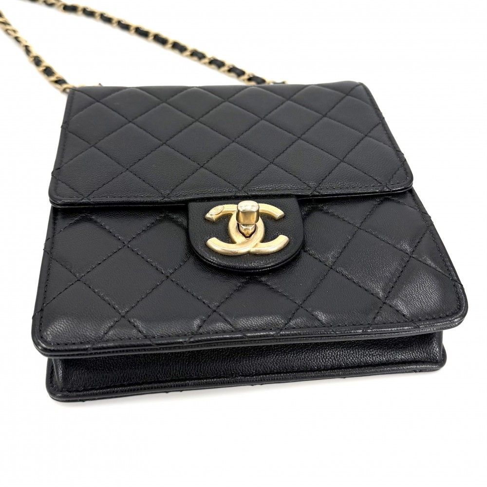 Chanel Shoulder Bag Quilted Logo Chain CC Crossbody Leather Black Gold — view 3