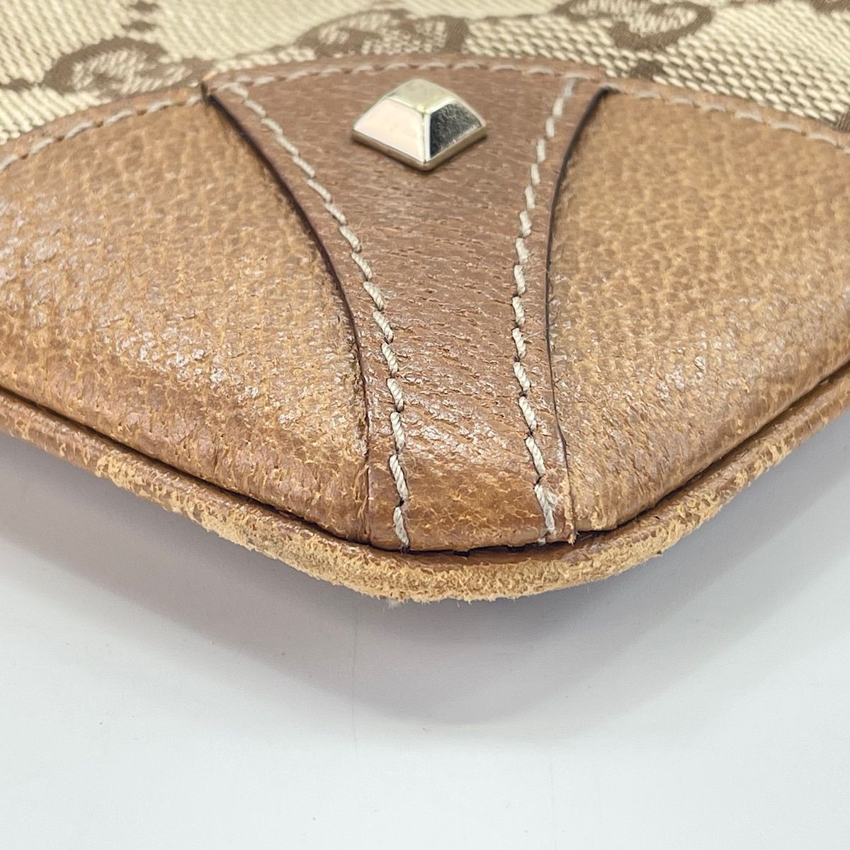 Gucci Shoulder Bag Studs — view 7