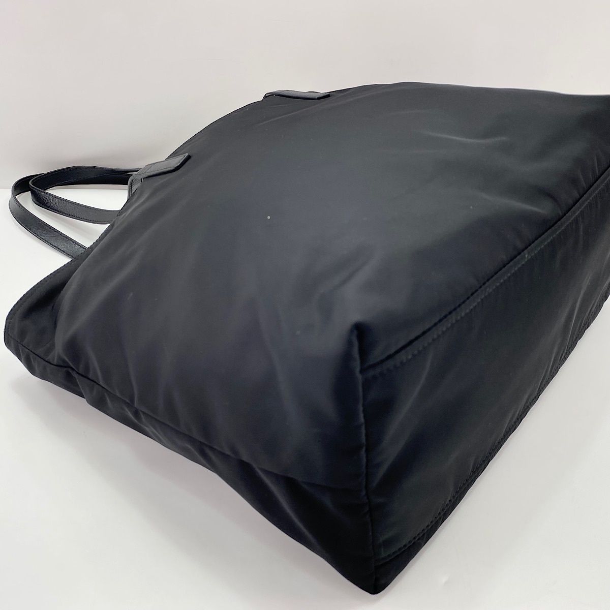 Prada Tote Black — view 7