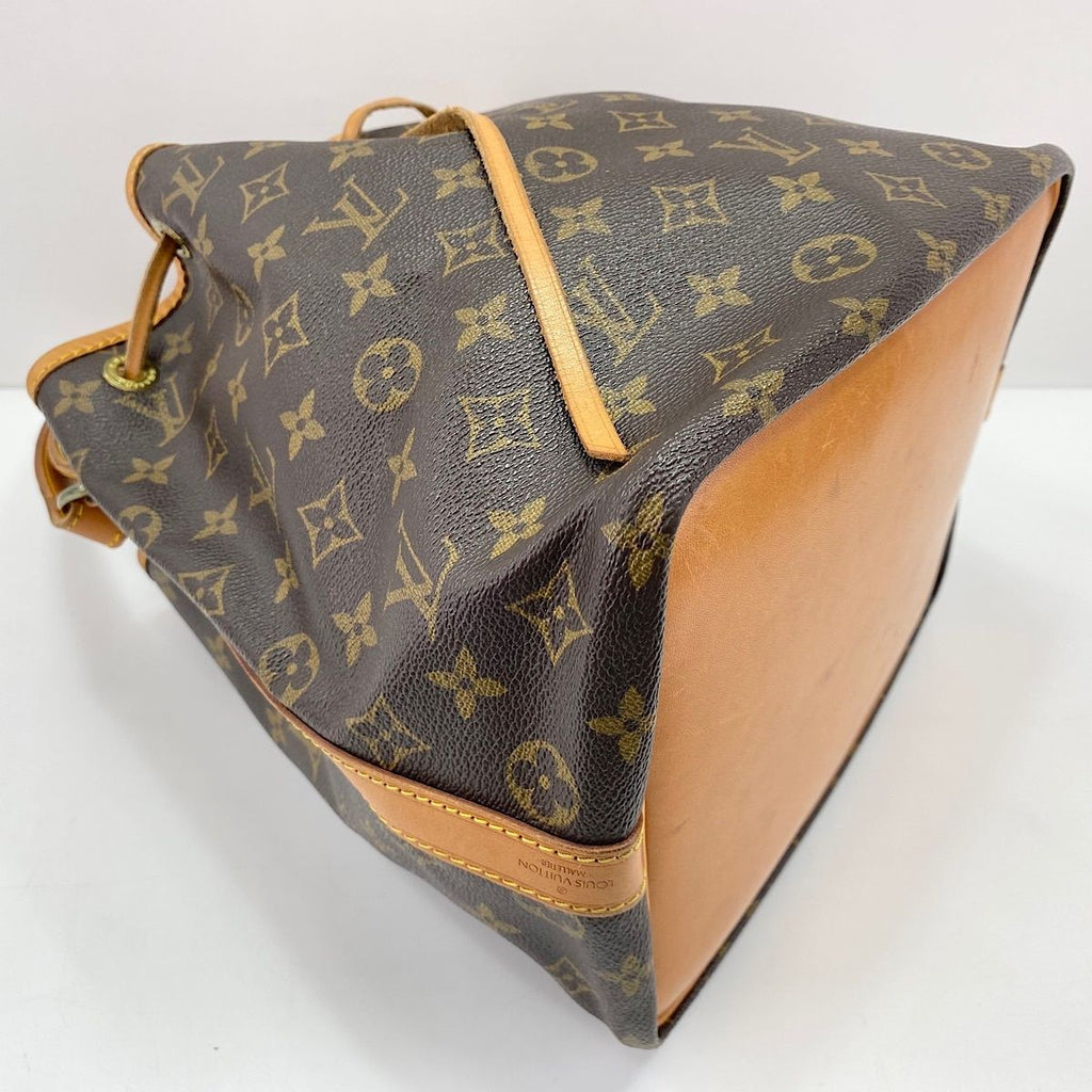 Louis Vuitton Shoulder Bag Petite — view 7