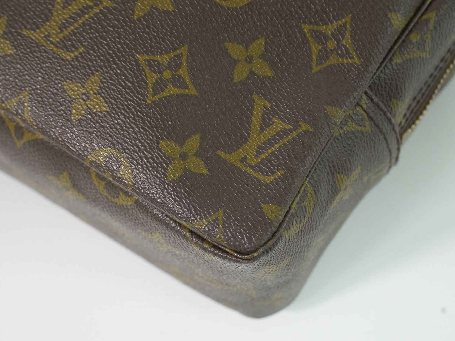 Louis Vuitton LV Trousse Toilet 28 Monogram Pouch Clutch Brown — view 7