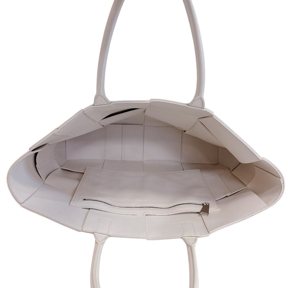 Bottega Veneta Shoulder Bag the Arco Maxi Intrecciato — view 6
