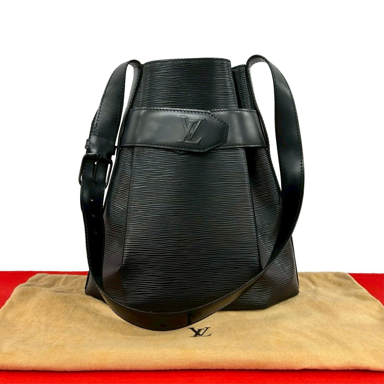 Louis Vuitton Vintage Sac Deport PM Epi Leather Shoulder Bag Noir