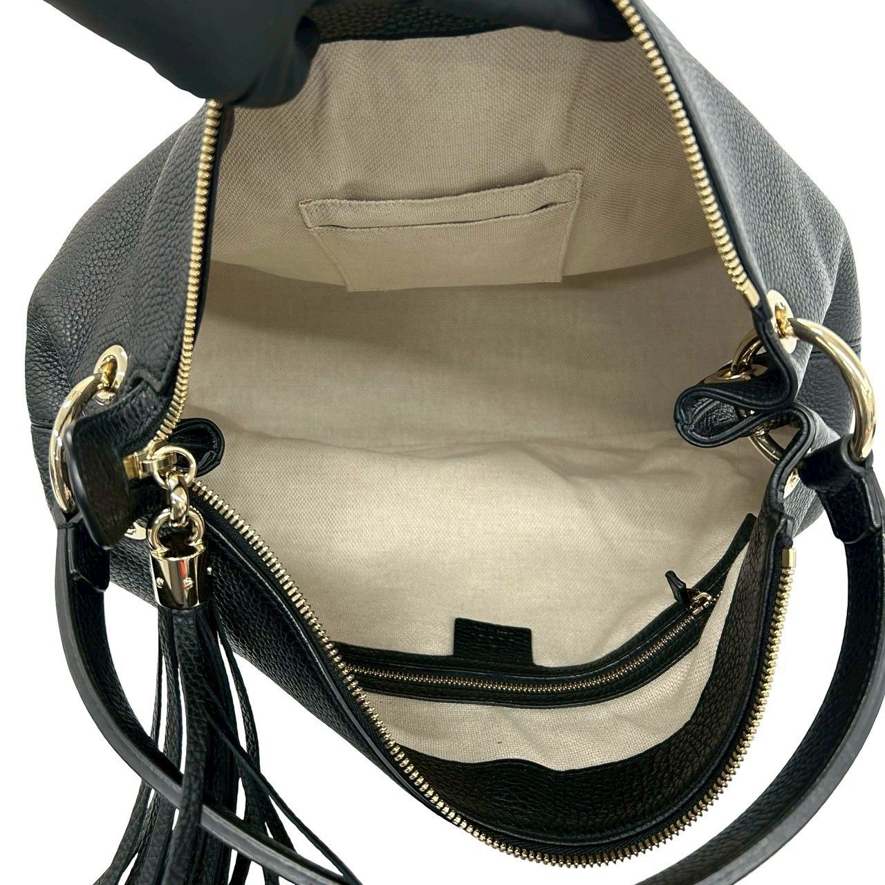 Gucci Soho Interlocking Embossed Leather Tassel 2-Way Shoulder Bag Black — view 9